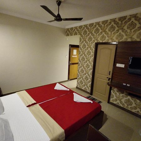 אודופי Vyavahar Lodge מראה חיצוני תמונה