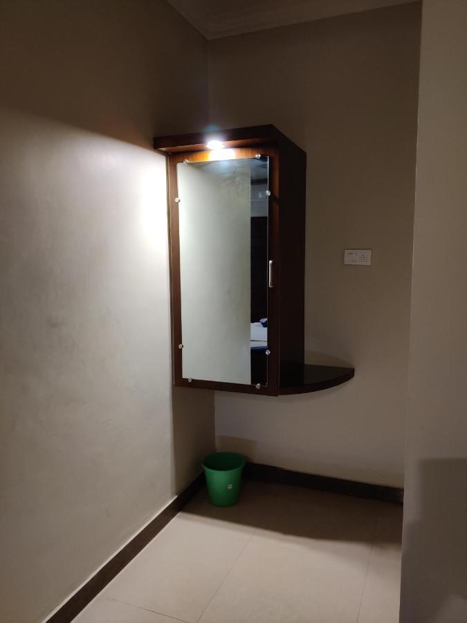 אודופי Vyavahar Lodge מראה חיצוני תמונה
