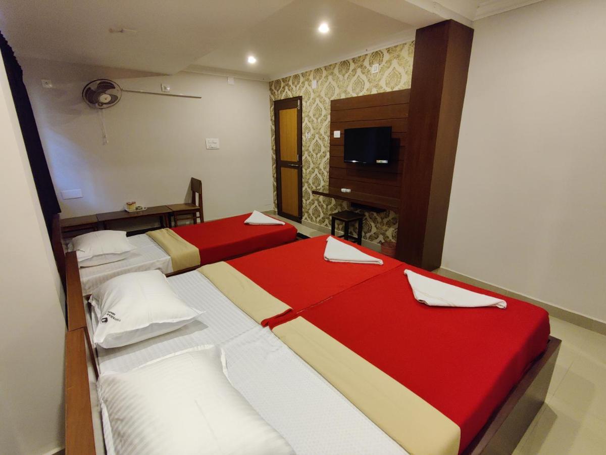 אודופי Vyavahar Lodge מראה חיצוני תמונה