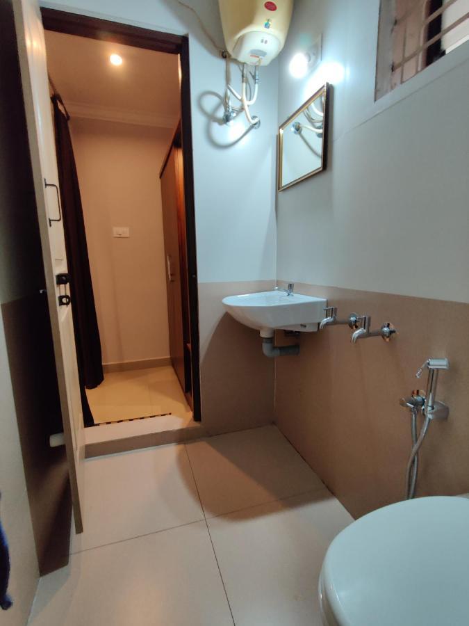 אודופי Vyavahar Lodge מראה חיצוני תמונה