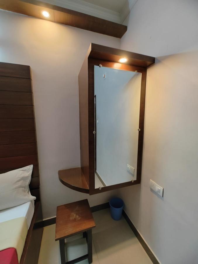 אודופי Vyavahar Lodge מראה חיצוני תמונה